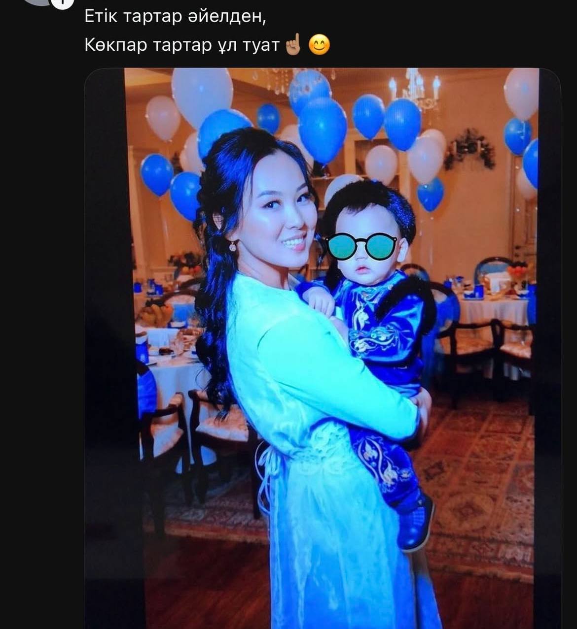 Тәтті қыз желіде жыныстық қатынаста өте ыстық