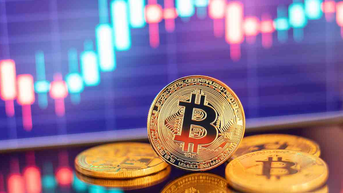 Биткоин 112 мың долларға жетіп, жаңа рекорд орнатты