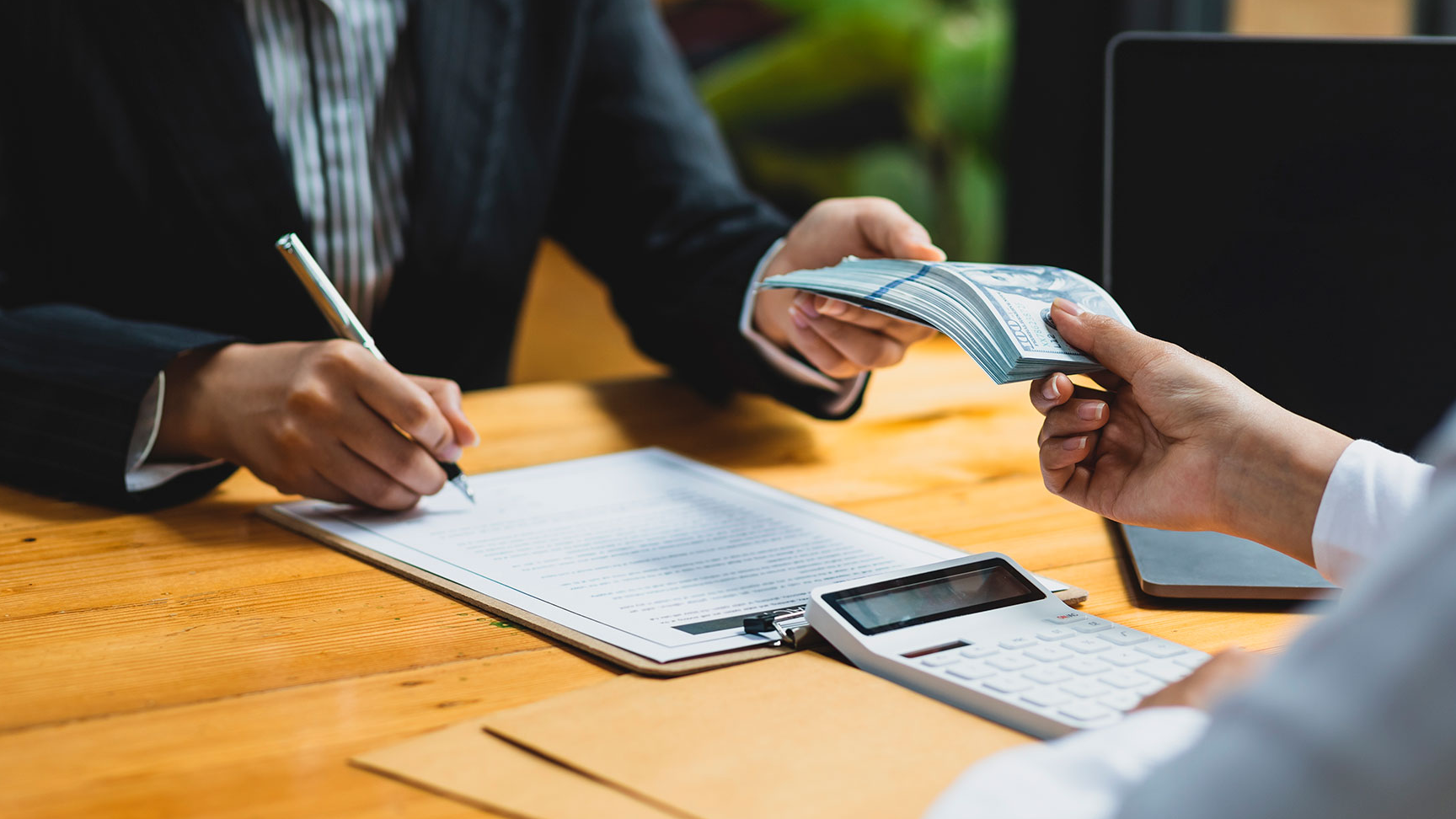 600 мың теңге жалақы алатындар қай өңірде тұрады?