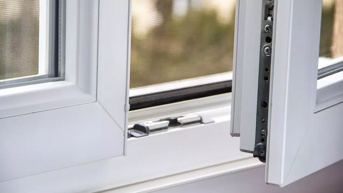 Өскеменде терезе жуамын деп бесінші қабаттан құлаған әже көз жұмды