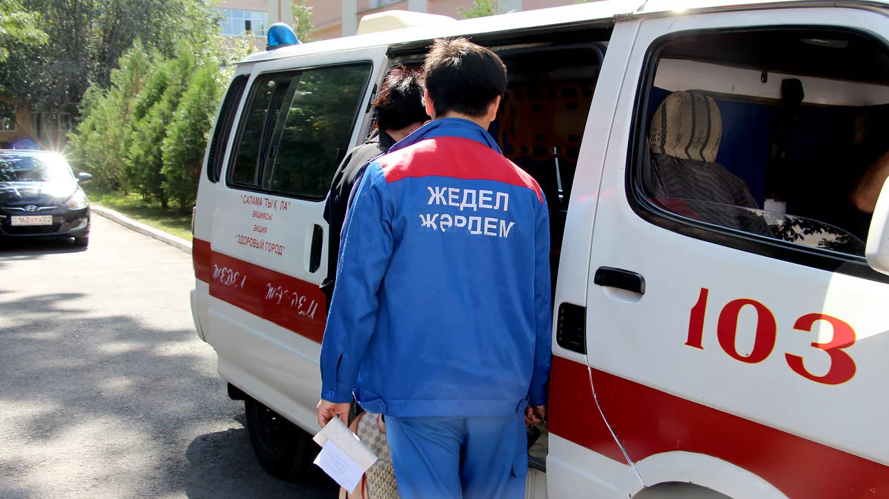 Түркістанда фельдшерге науқастың күйеуі қол көтерді