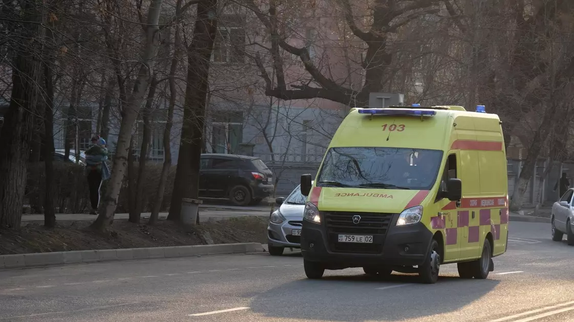 Әкеммен ұйықтау порно видео