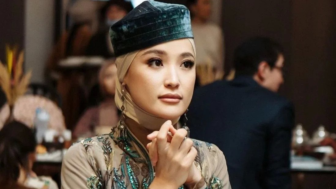 «Тағы бай керек пе?»: Мөлдір Әуелбекова болашақ жарын іздеп жүргенін айтты 