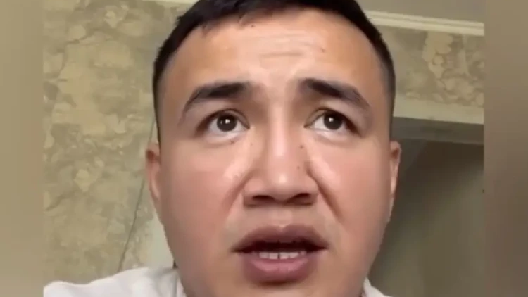 Атырауда мектеп директоры оқушыларға ұятсыз қылық көрсетті деп айыпталды