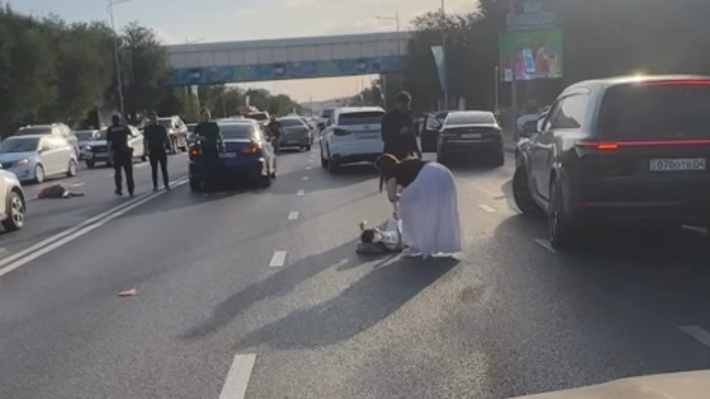 Ақтөбеде жүргізуші әжесі мен немересін қағып кетті