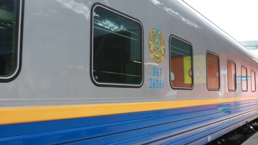 Енді пойызда да қол жүгіне ақша төлеу керек