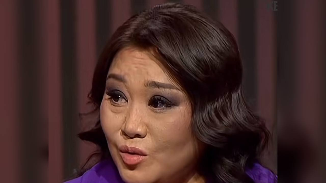 Үлкен жалаңаш семіз қара есектер