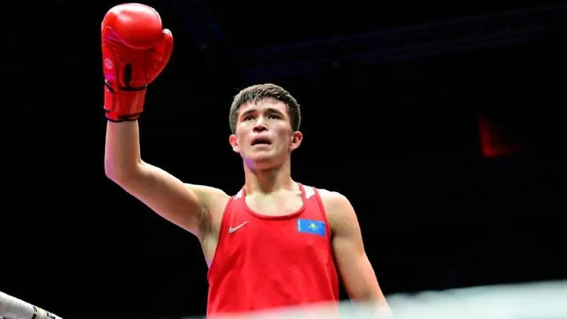 Натали әншінің кеудесі