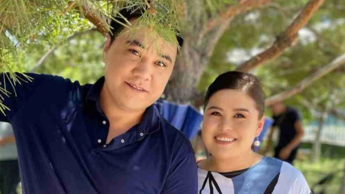 Порно әке ұйықтап жатқан қызын трахает