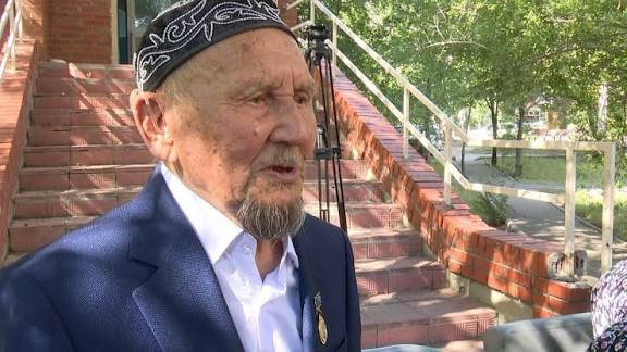 Қажылыққа деп жинаған қаржысын мүмкіндігі шектеулі балаларға берген қария ұмра сапарына аттанды