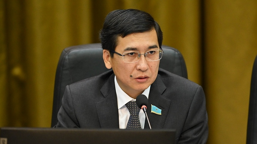 Мектепке салынған айыппұлды мұғалімдер төлейді – Асхат Аймағамбетов