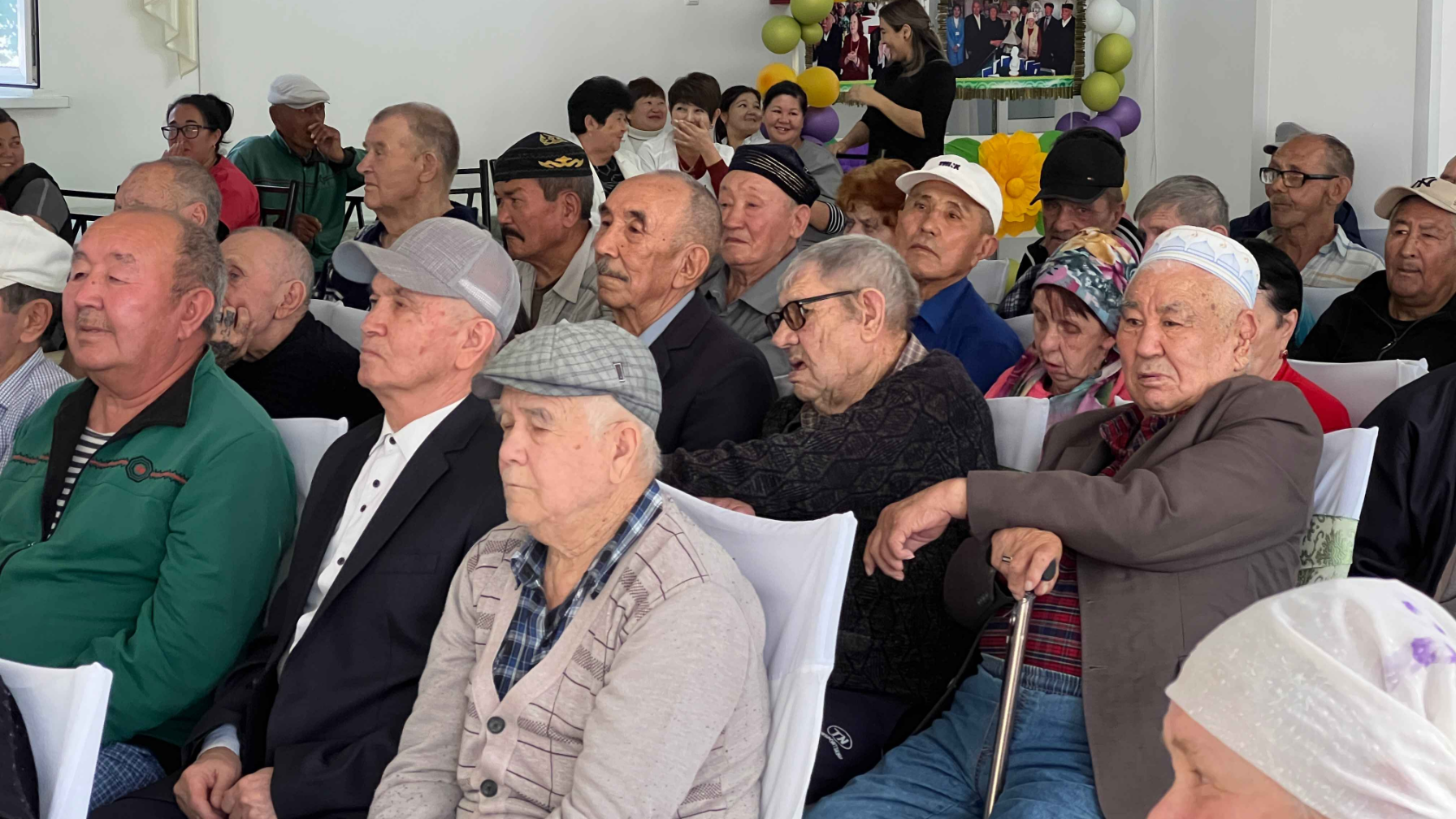 Қазақстанда қарттар күніне орай бір реттік төлемақы беріледі