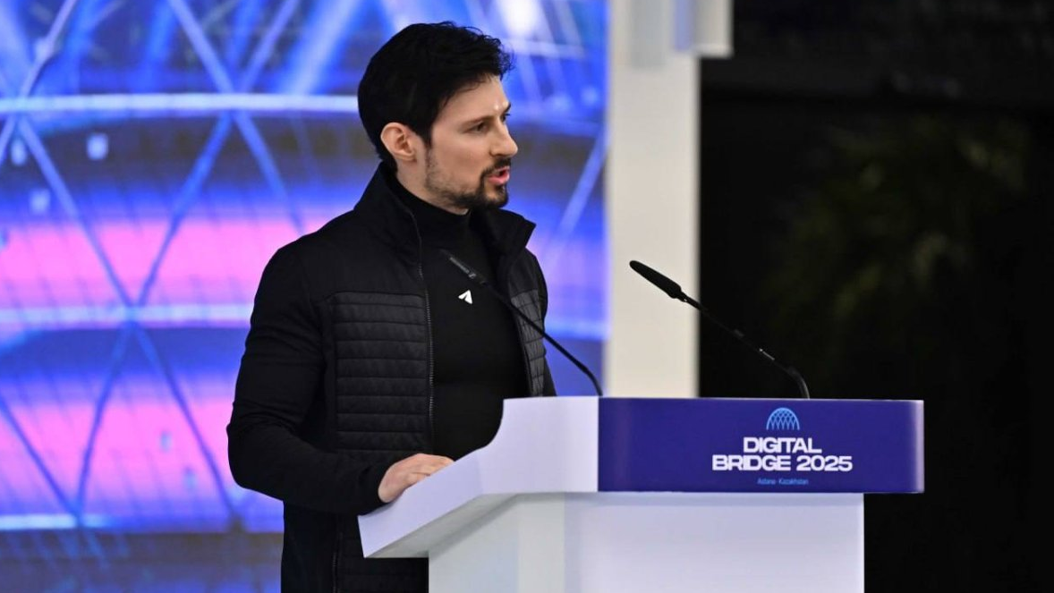 Павел Дуров Астанада: Қазақстанға махаббат іздеп емес, жасанды интеллект туралы сөйлесуге келдім
