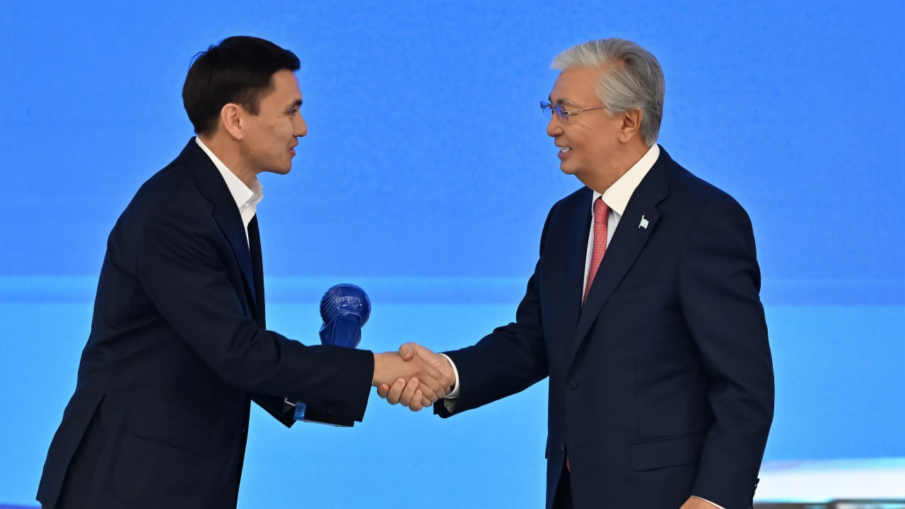 Президент AI SANA Generative Nation байқауының жеңімпаздарын марапаттады