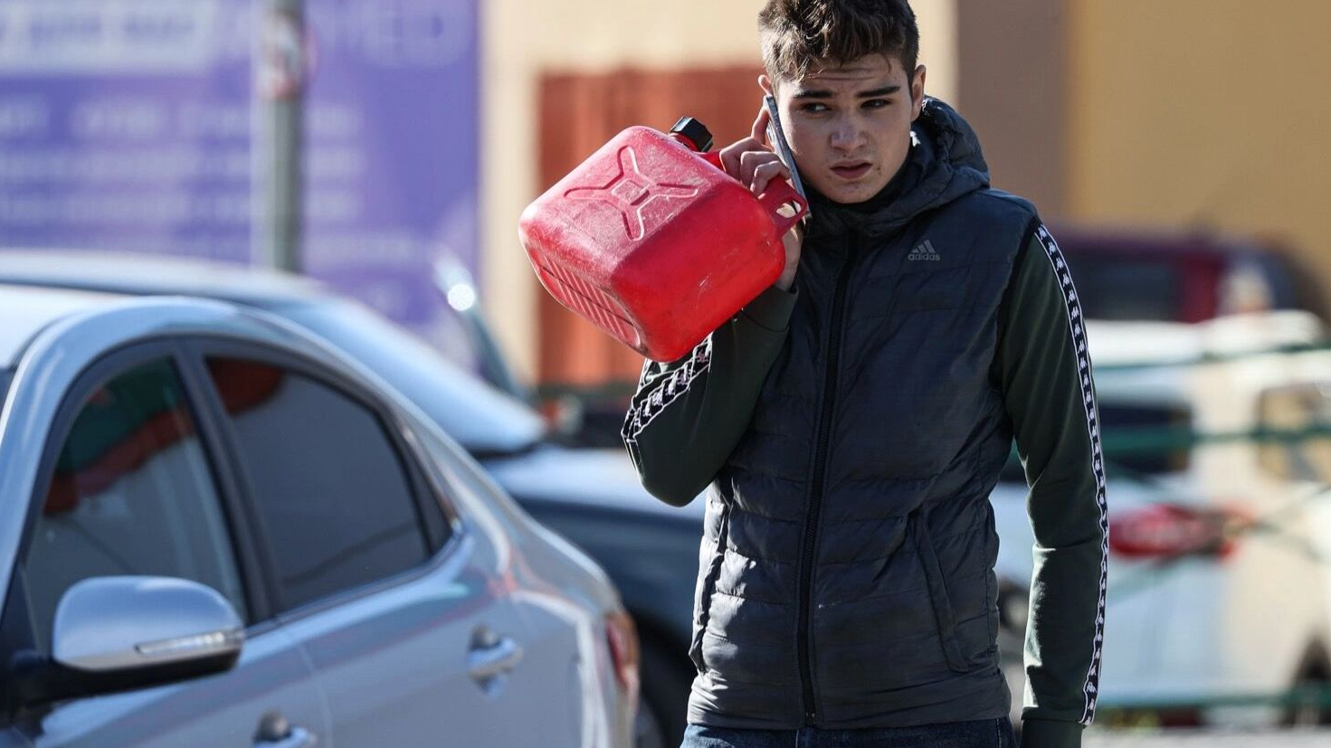 90-жылдар қайта оралды: Ресейдегі дағдарыс Қазақстанға ауыр тиеді ме? Сарапшы пікірі 