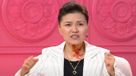 «Әйел ме,еркек пе?»: Гүлмира Ізбасқанова сын астында қалды