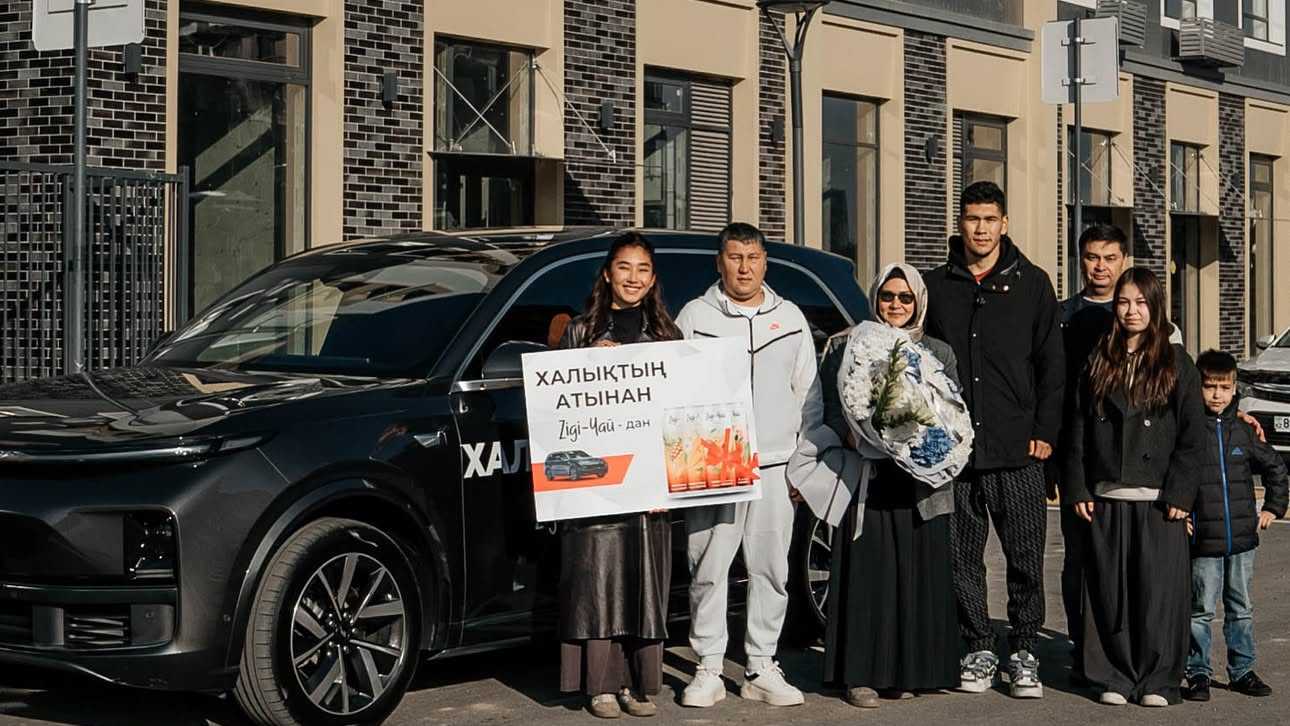 Қайраттың қақпашысы Темірлан Анарбековке автокөлік сыйға берілді