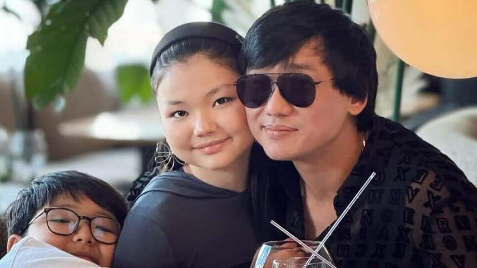 «Әкемнен бе?»: Қайрат Нұртастың қызы анасының кімнен жүкті болып қалғанын сұрады 