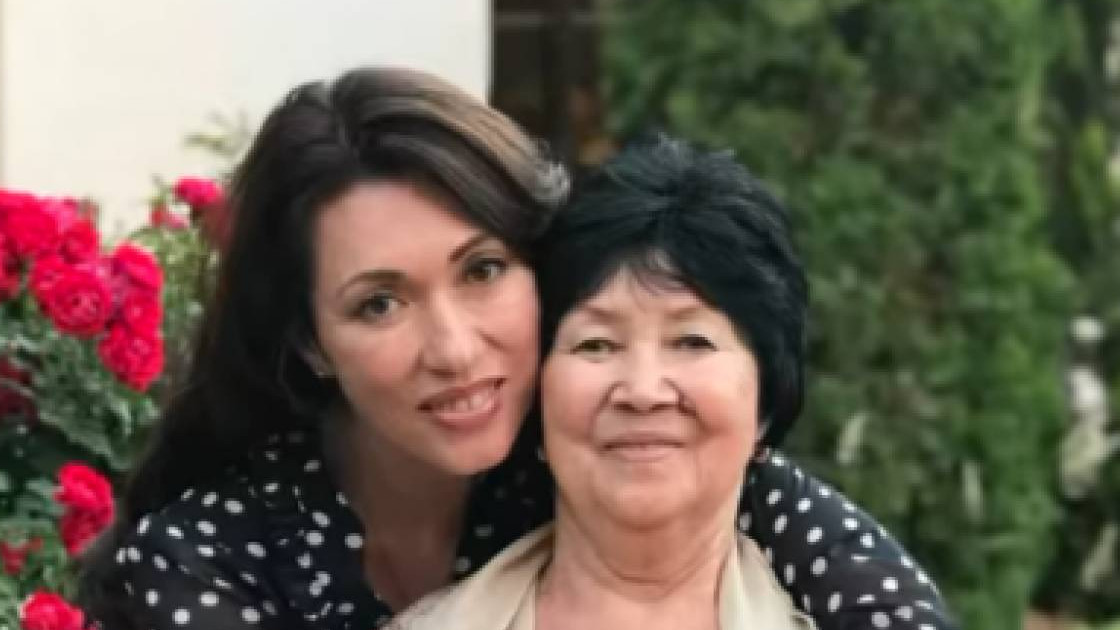 «Әкемнің жоқтығын білдірмеді»: Толқын Забирова марқұм анасы жайлы естеліктерін бөлісті