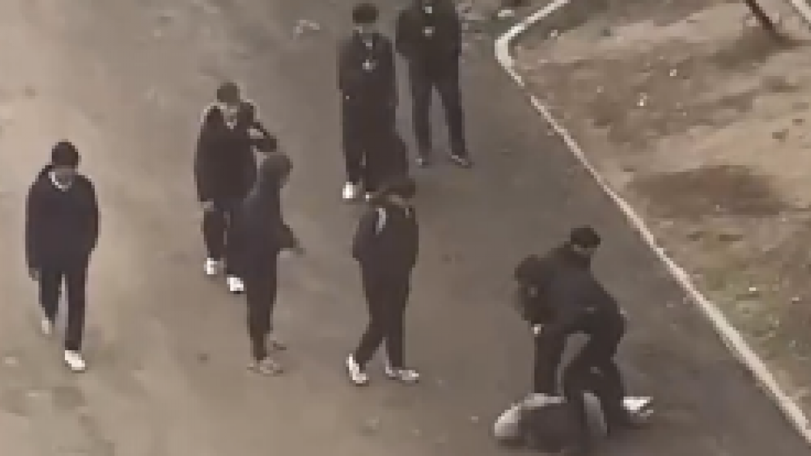 Астана қаласында №71 мектептің оқушылары арасындағы төбелес видеоға түсіп қалды