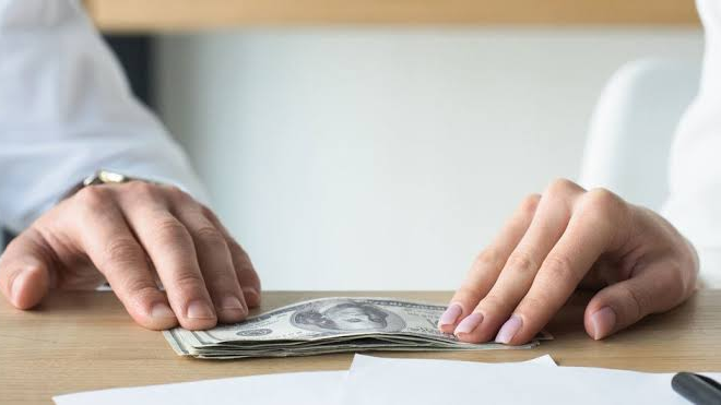 Құлсарылық журналистка 10 млн теңге көлемінде пара талап етті