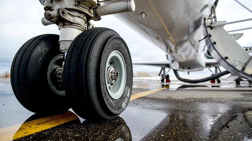 Қостанайда Qazaq Air ұшағының дөңгелегі өртенді