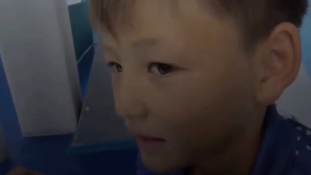 «Әке, мен чемпион болдым»: жарыстан кейін ата-анасына хабарласқан оқушы жұртты жылаты