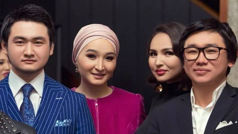 "Толқынға жету қайда Жұлдызға": Жұрт Қайрат пен Төреғалидің әйелдерін салыстырды (ВИДЕО)