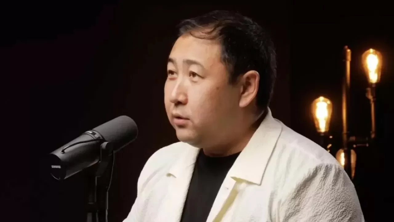 Жуынатын бөлмеде жасырын камерада жалаңаш