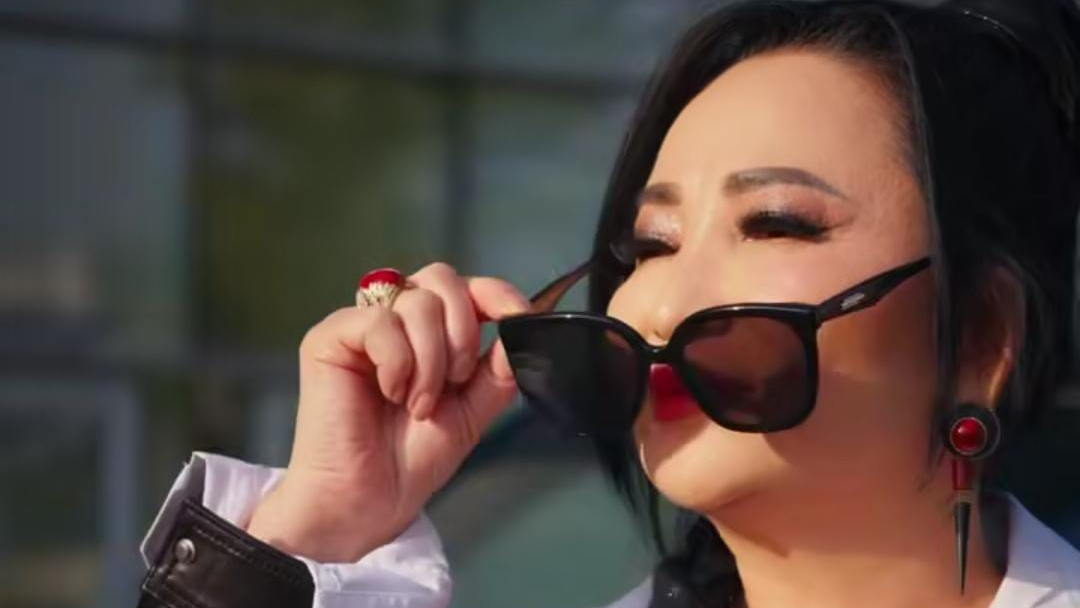 «Ырбия бермей немереңнің тәрбисіне қара»: Қайрат Нұртастың анасы сынға қалды