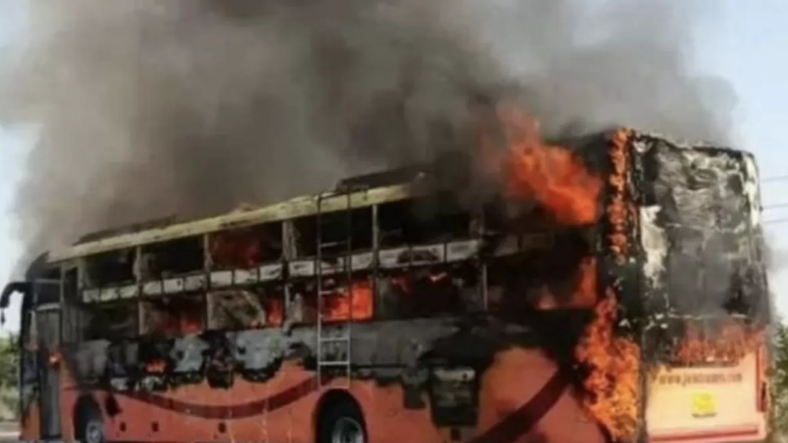 "Көбі ұйықтап жатқан": Автобус апатынан 20 адам тірідей жанып кетті
