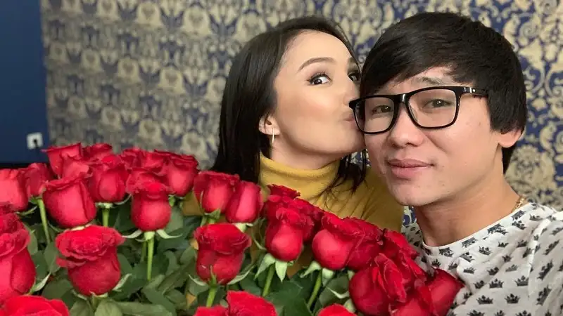 Артық салмағы бар әйелдердің толық метражды порнографиялық фотосуреттері