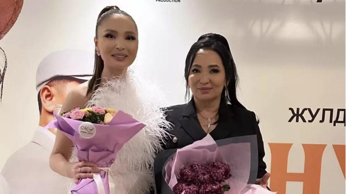"Енеге қарсы келіп, күйеуіне ренжіп": Гүлзира Айдарбекова келіндерінің қателіктерін жайып салды (ВИДЕО)
