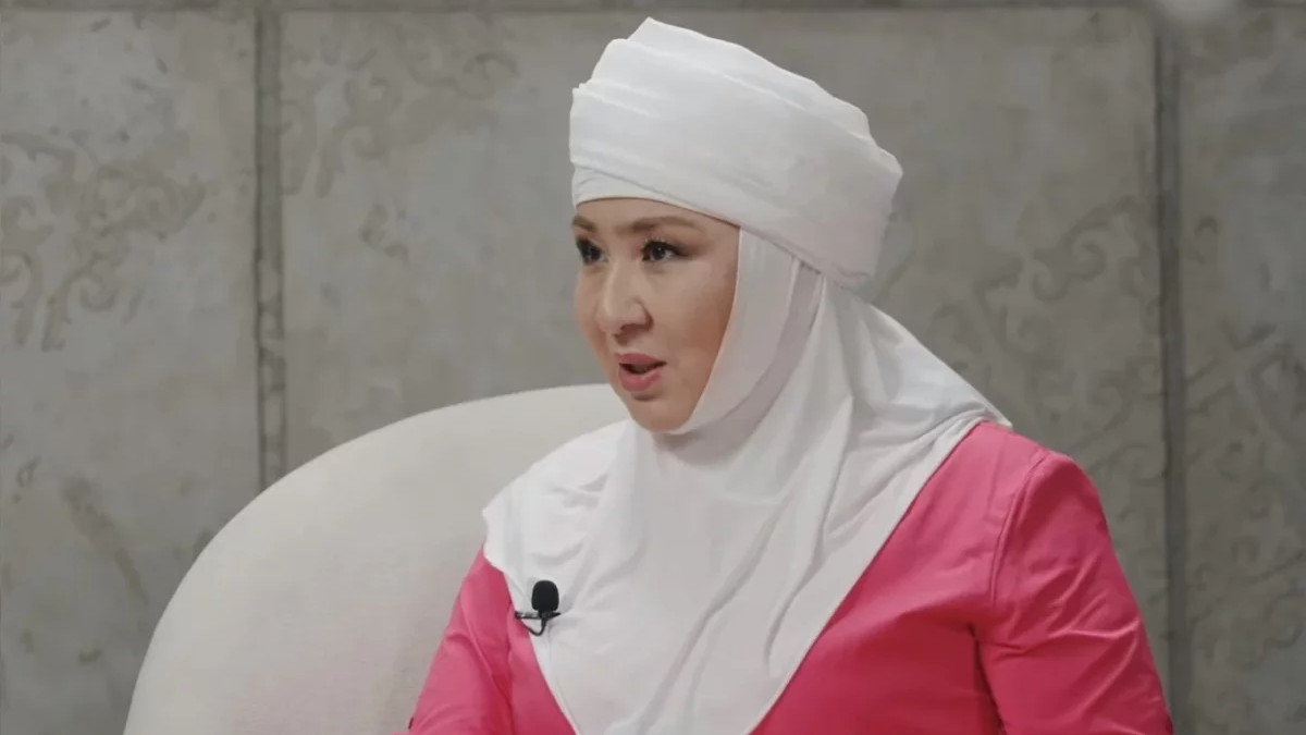 "Имамдар көре алмай, аяқтан шалды": Хиджабтағы қызға тиіскен Рүстем Жүгінісовтың анасы бар шындықты айтты (ВИДЕО) 