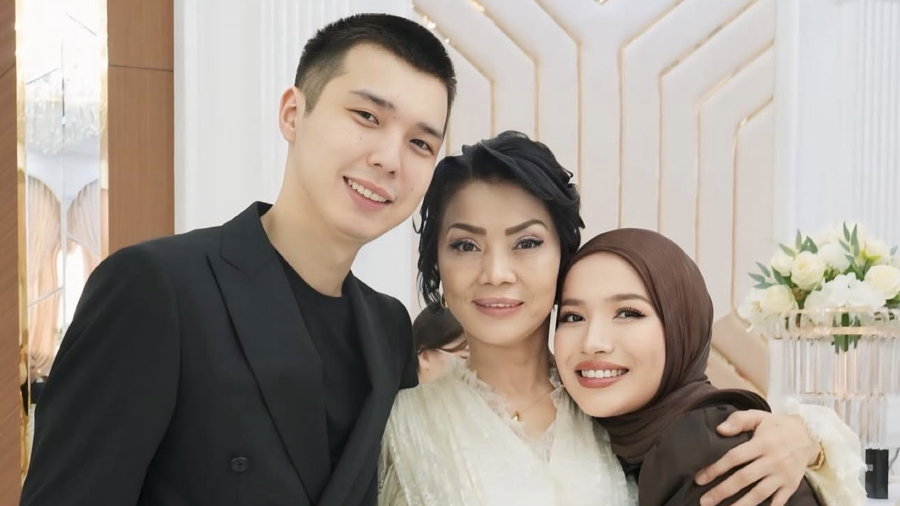 Абай Бегейдің қызы Сымбаттың енесі елге күлкі болды (ВИДЕО)