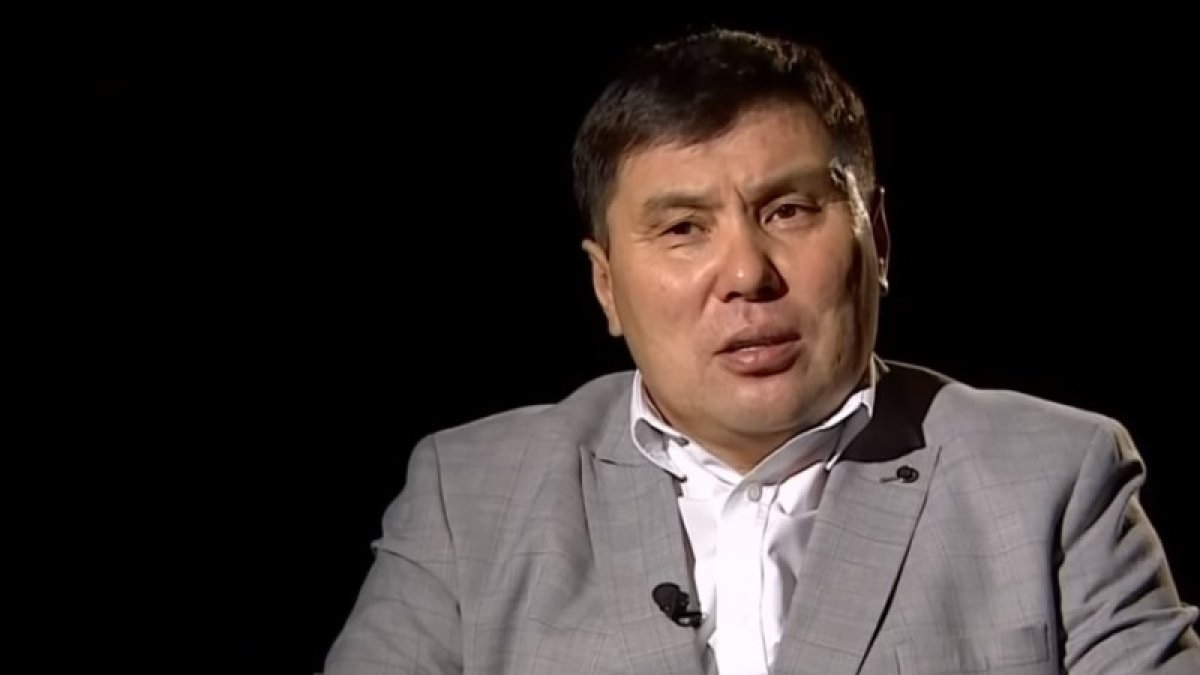 «Жаппай психозға түсіреді»: Омар Жәлел тойдағы асабалардың айласын әшкереледі