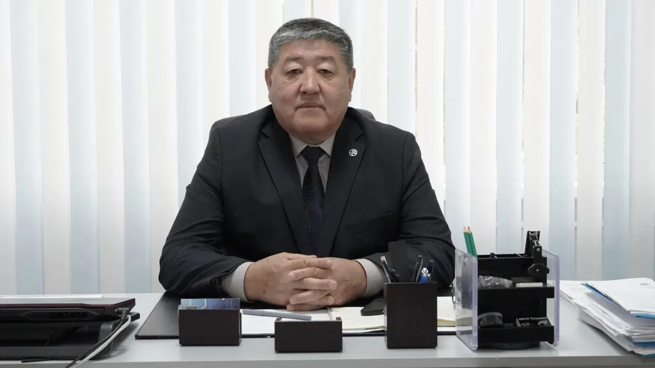 Оралда колледж директоры студенттер арқылы 49 миллион теңге жымқырған