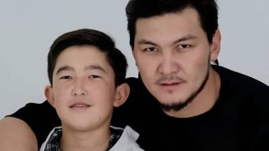 «Ұрысып қалдық»: Жігер Ауыпбаевты тастап кеткен «Қойшы бала» тағы продюсер ауыстырды