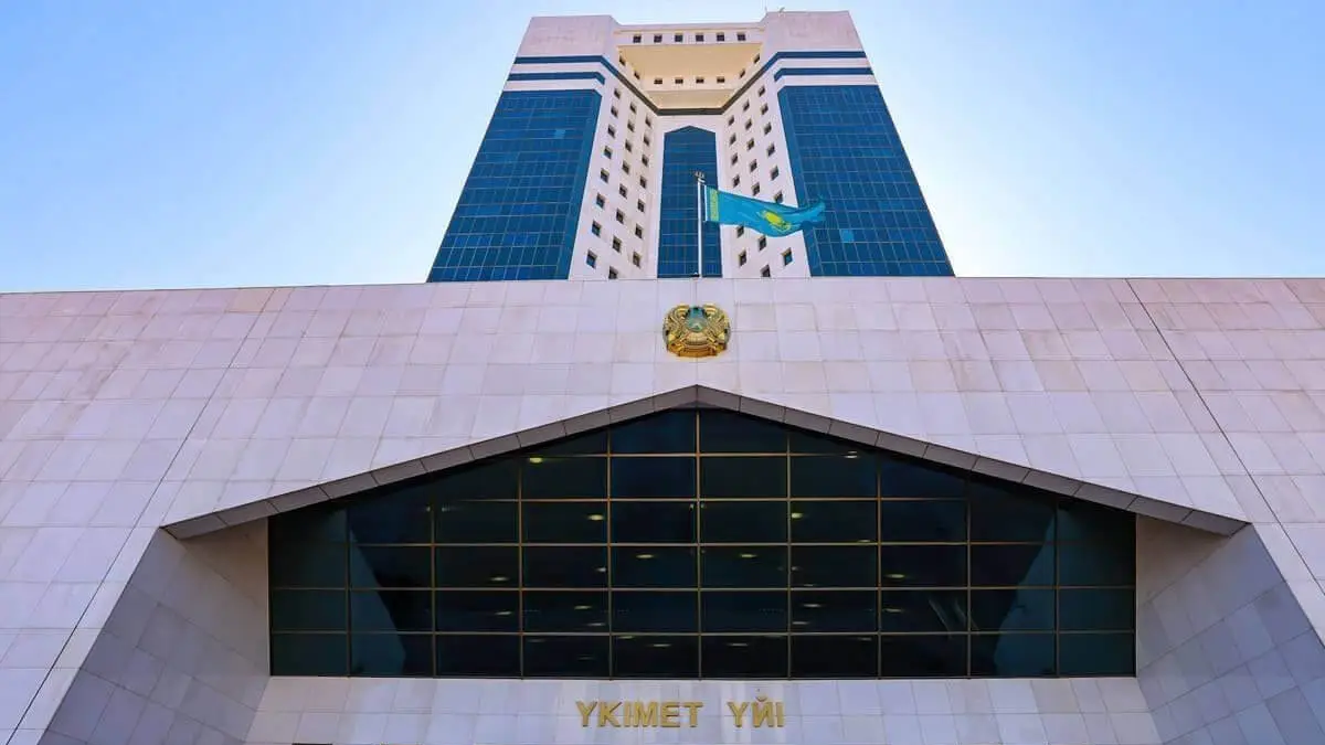 Үкімет ата-аналардың жұмыс күнін қысқарту туралы бастаманы қарастыратын болды