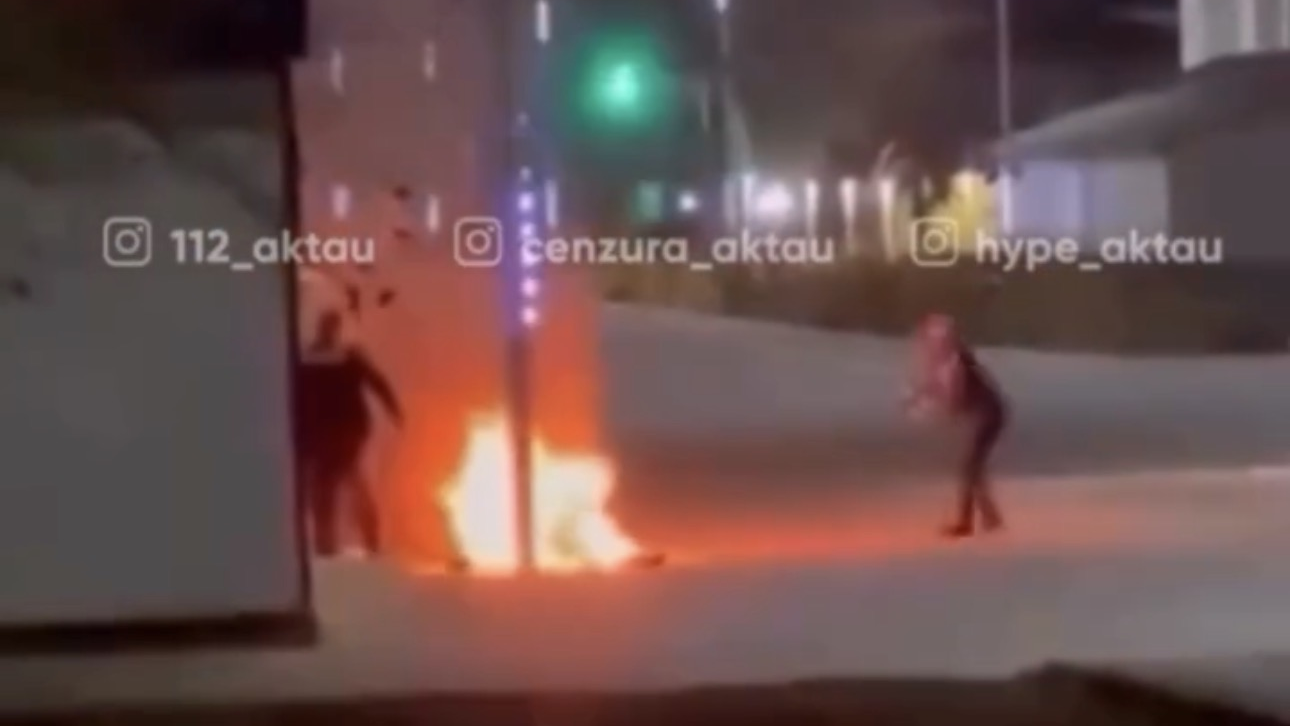 Бейнеу ауылында ер адам өзін өртемек болды (ВИДЕО)