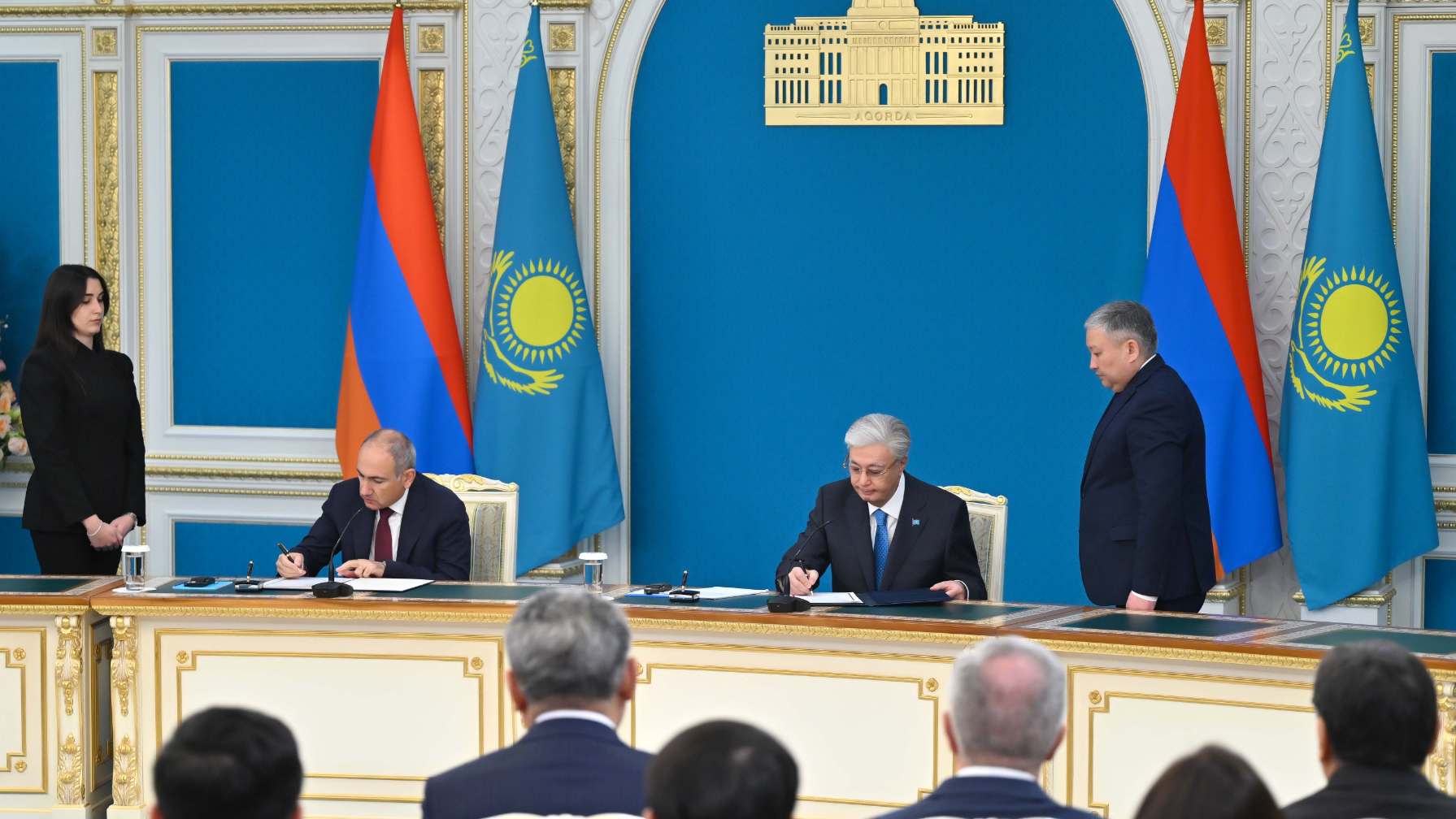 Қазақстан мен Армения бірқатар маңызды келісімдерге қол қойды