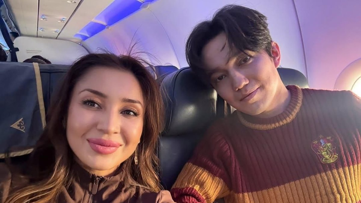 «Күзетсіз, понтсыз»: Димашпен ұшақта қатар отырған жалғызбасты әйел алған әсерімен бөлісті