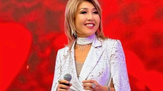 «Махаббаттары ерекше еді»: Жеңіс Ысқақова анасына ән арнады