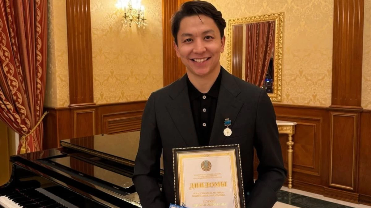 Танымал әнші Өктем Алтаевтың ұлы мемлекеттік сыйлыққа ие болды 