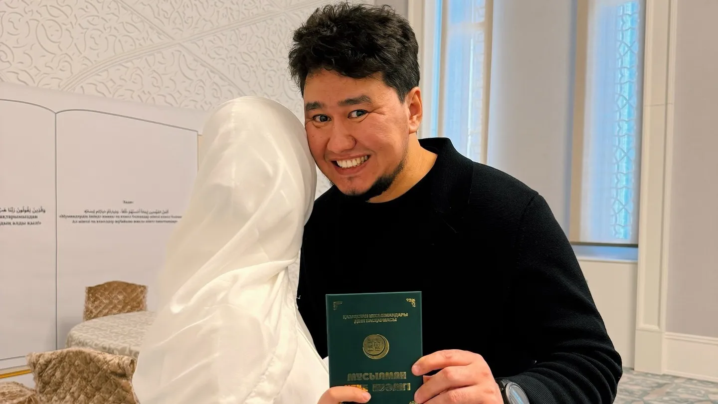 «Олардың өз әкесі бар»: Жахан Отарғалиев жаңа отбасындағы тыйымын ашық айтты