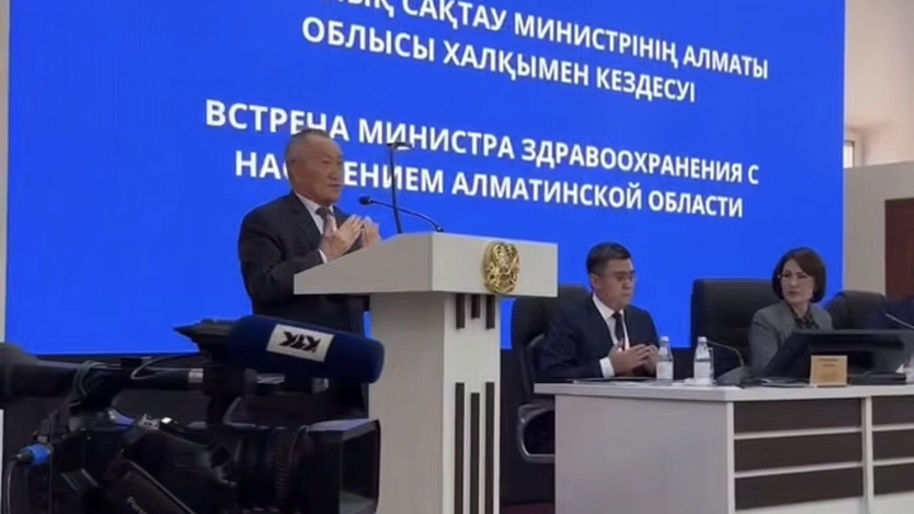 «Мүгедектерді Құдай жазалаған»: Алматы облысында шенеуніктің сөзі елдің сынына қалды (ВИДЕО)