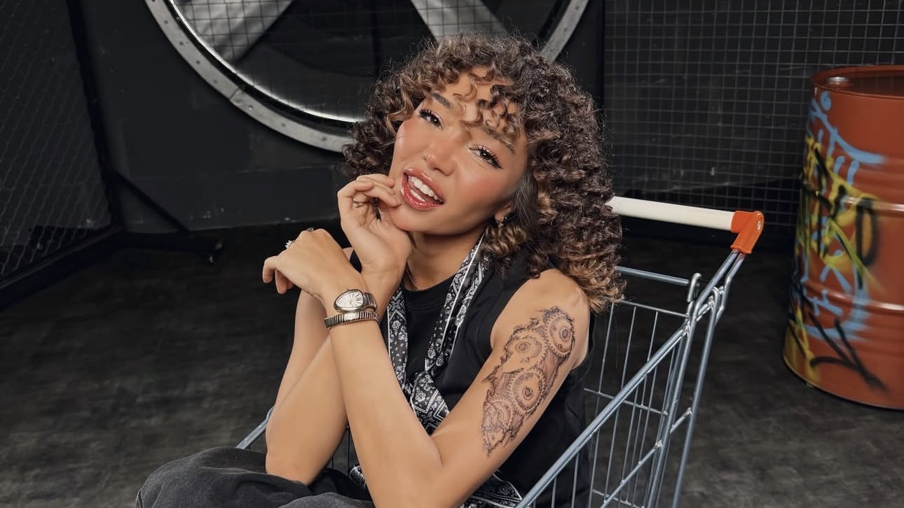 «Әнді әншілер айтсын»: Дарикорнның жаңа хиты желіде сынға ұшырады (ВИДЕО)