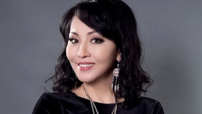 «Келінімді қызымдай көрмеймін»: Айгүл Иманбаева келінімен арақатынасы туралы айтты (ВИДЕО)