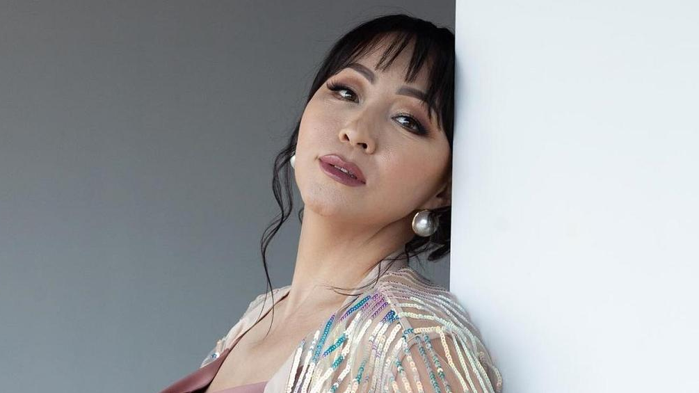 «Иттіктің, сатқындықтың көкесін көріп жатырмын»: Айгүл Иманбаева желіде сынақты бастан өткеріп жатқанын айтты