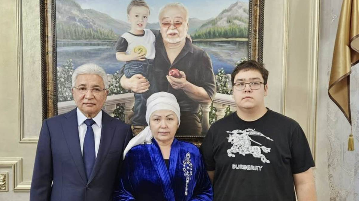 Иманғали Тасмағанбетов марқұм Асанәлі Әшімовтың шаңырағына арнайы барды